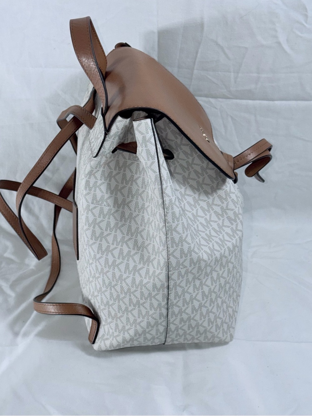 Michael Kors Junie Medium Monogram Backpack Cream Vanilla Brown Leather Flap Bag - Picture 4 of 12